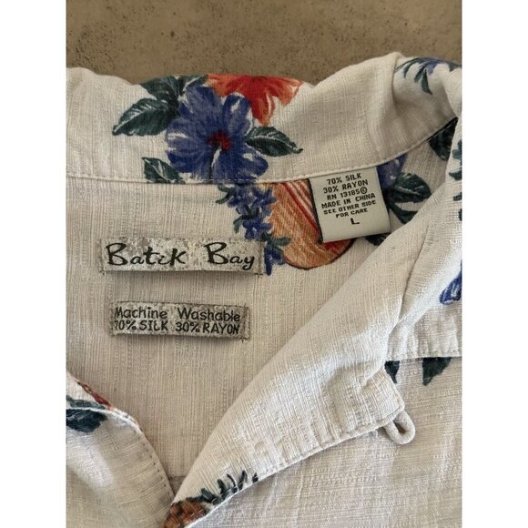 Batik Bay Men’s Hawaiian Shirt Size L Silk Blend luau tropical pineapple guitar - Picture 3 of 11